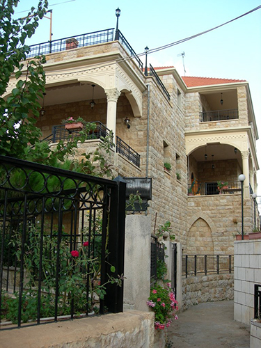 صور من دفون